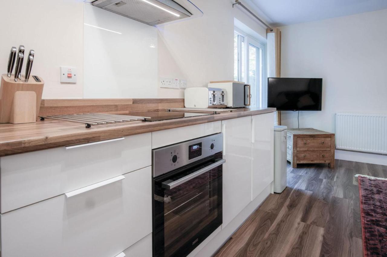 Croft Court - 1 Bedroom Apartment - Tenby Exterior photo